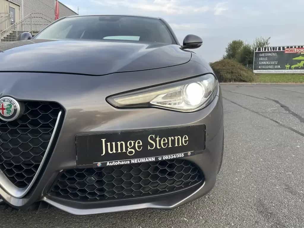 Alfa Romeo Giulia Veloce Q4  Vollausstattung  Alu"19 09/2017-photo-42