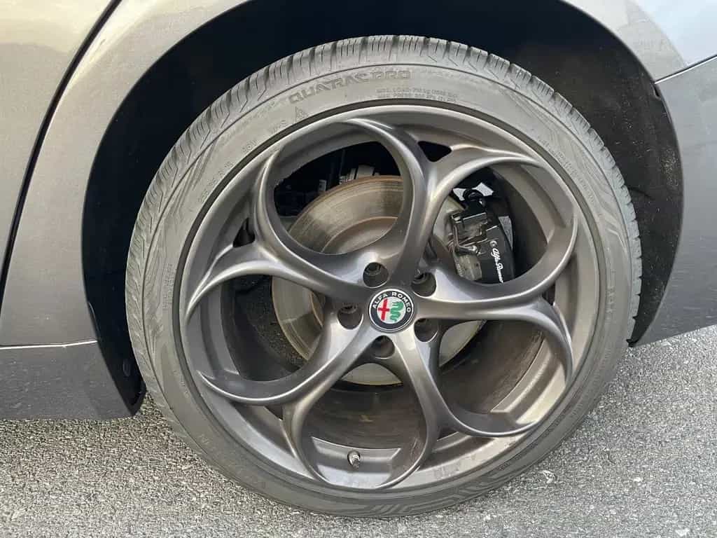 Alfa Romeo Giulia Veloce Q4  Vollausstattung  Alu"19 09/2017-photo-48