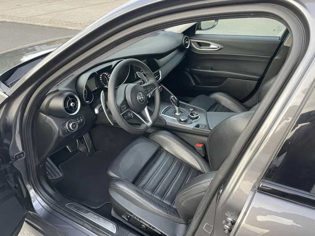 Alfa Romeo Giulia Veloce Q4  Vollausstattung  Alu"19 09/2017-photo-8