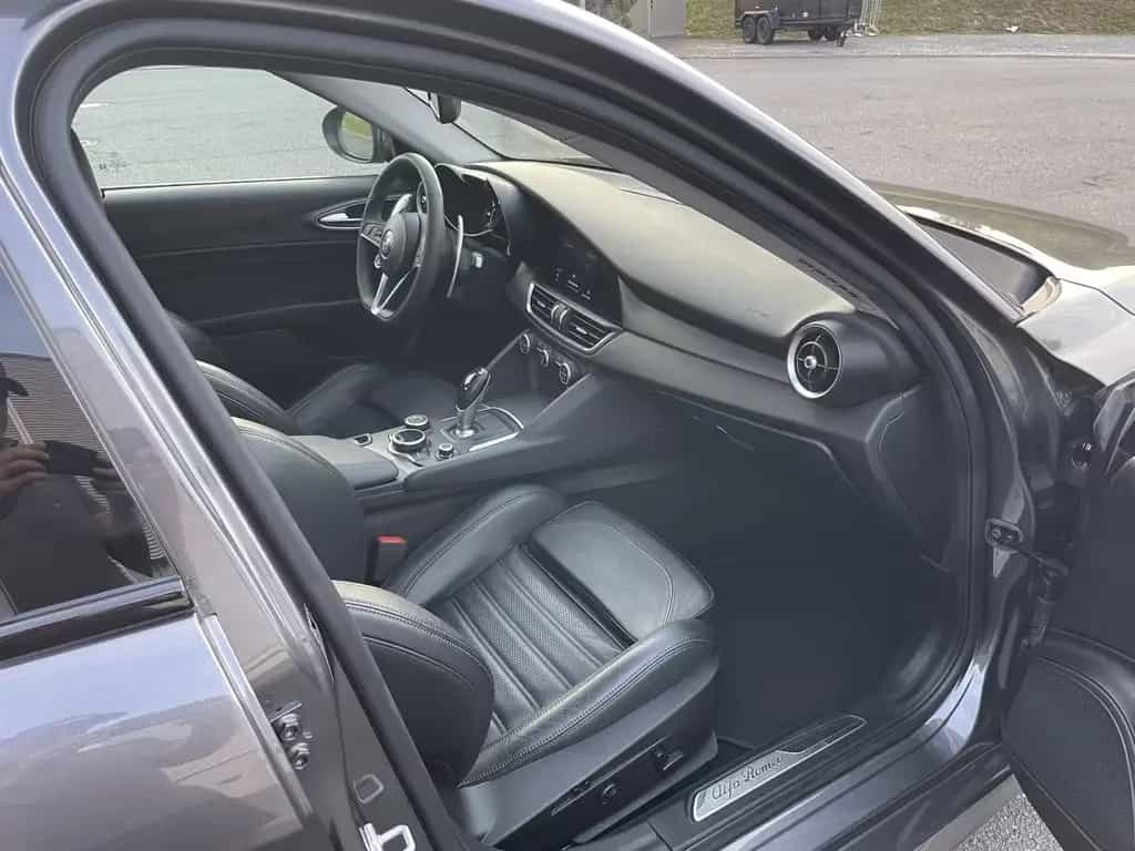 Alfa Romeo Giulia Veloce Q4  Vollausstattung  Alu"19 09/2017-photo-9