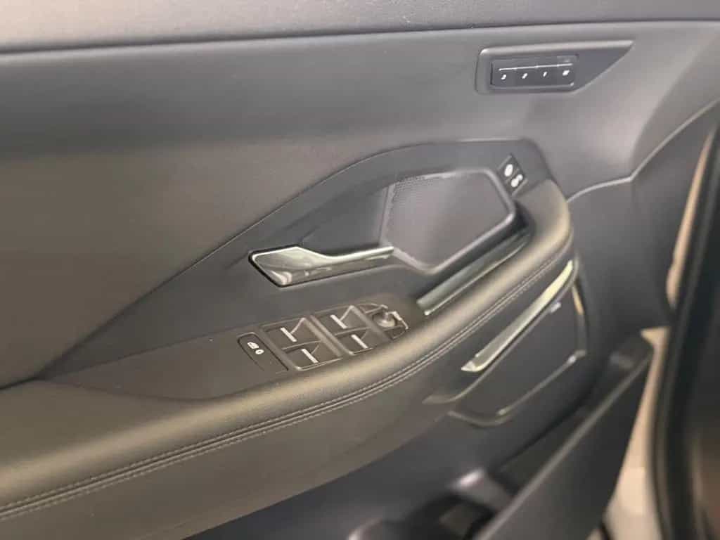 Jaguar E-Pace E-PACE AWD Superzustand ! 06/2018-photo-25