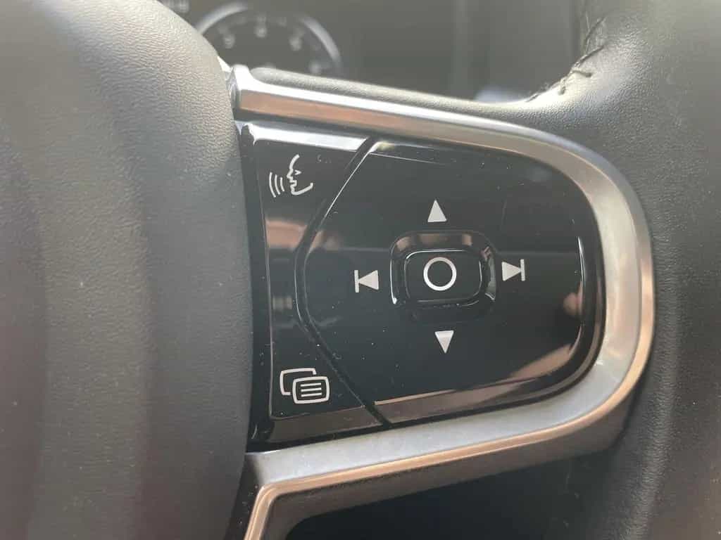 Volvo V90 Kombi HUD CAM 1.Hand Panorama 18"Alu 07/2017-photo-31