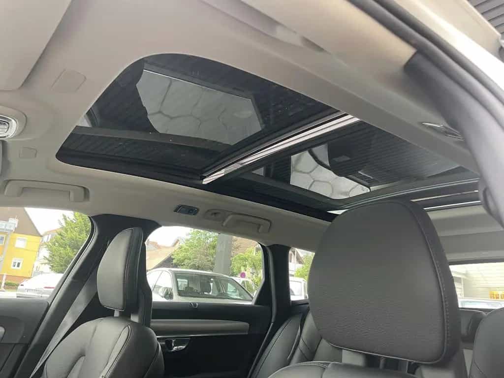 Volvo V90 Kombi HUD CAM 1.Hand Panorama 18"Alu 07/2017-photo-39