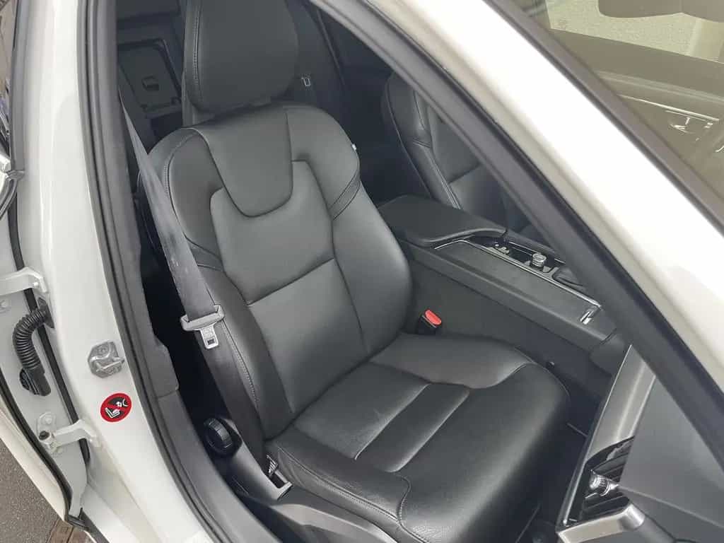 Volvo V90 Kombi HUD CAM 1.Hand Panorama 18"Alu 07/2017-photo-40