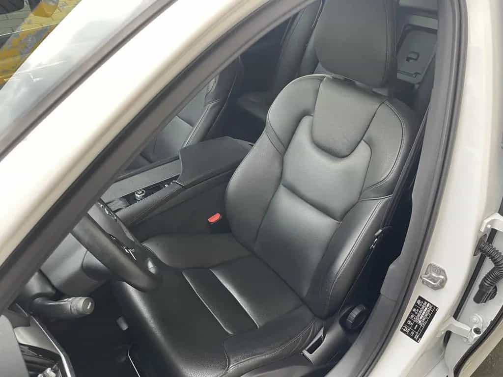 Volvo V90 Kombi HUD CAM 1.Hand Panorama 18"Alu 07/2017-photo-41