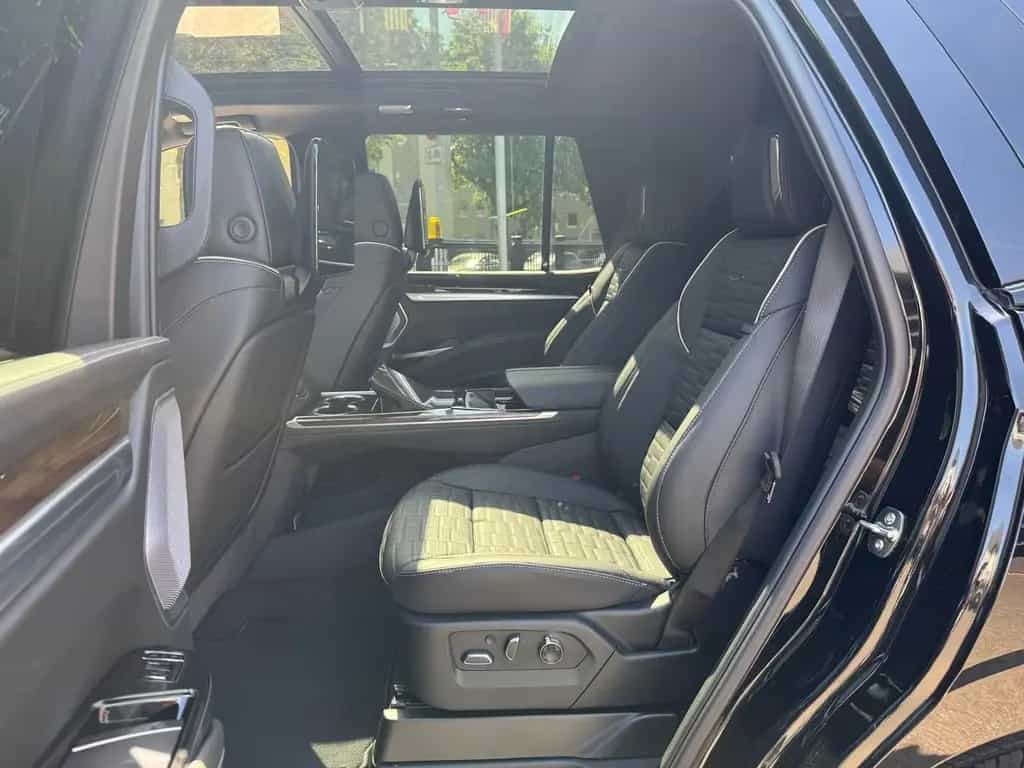 Cadillac Escalade 6.2 V8 Platinum Sport 2026 ABV + 24" null-photo-18