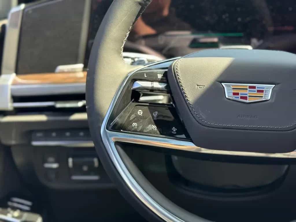 Cadillac Escalade 6.2 V8 Platinum Sport 2026 ABV + 24" null-photo-24