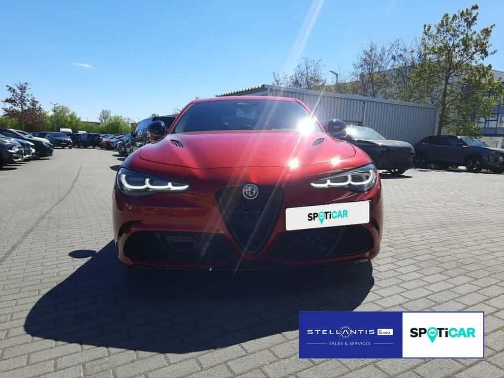 Alfa Romeo Giulia Quadrifoglio V6 AT8 09/2025-photo-1