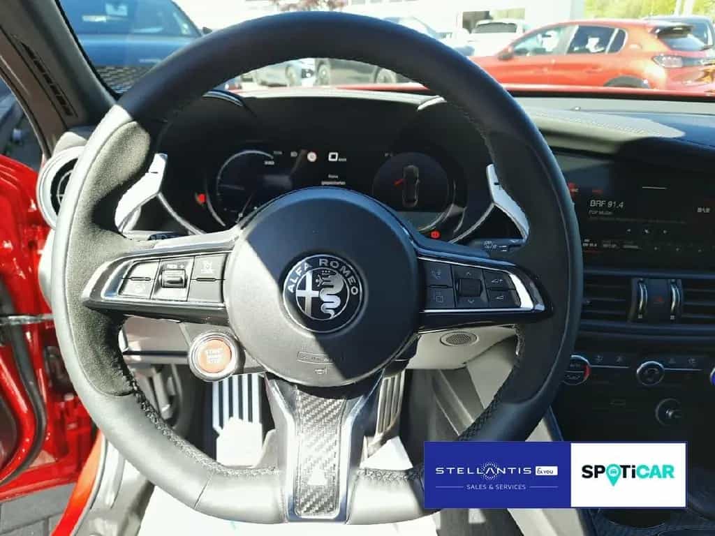 Alfa Romeo Giulia Quadrifoglio V6 AT8 09/2025-photo-13