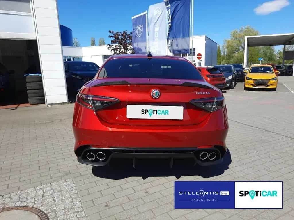 Alfa Romeo Giulia Quadrifoglio V6 AT8 09/2025-photo-4