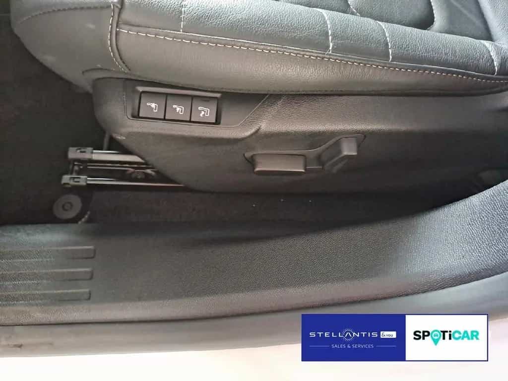 Citroën C4 1.2 PureTech 130 Max RFK*Winter-P.*Tech-P.* 02/2025-photo-12