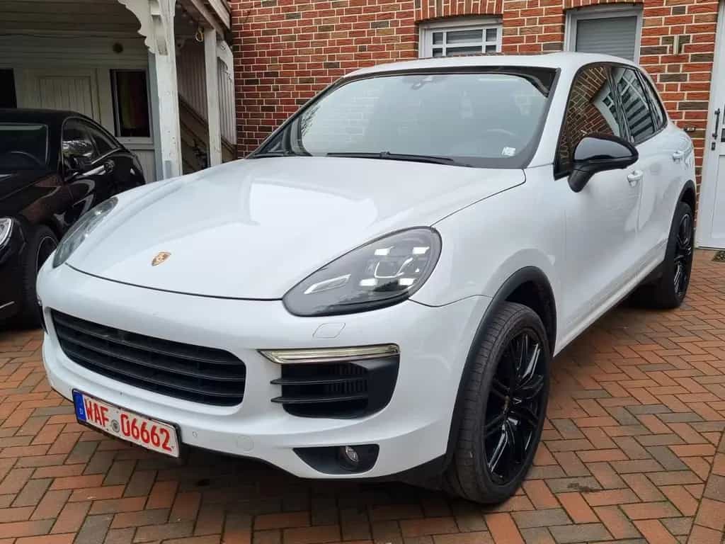 Porsche Cayenne S+Sport Chrono+LED+360°+Pano+Keyless+21" 03/2017-photo-1