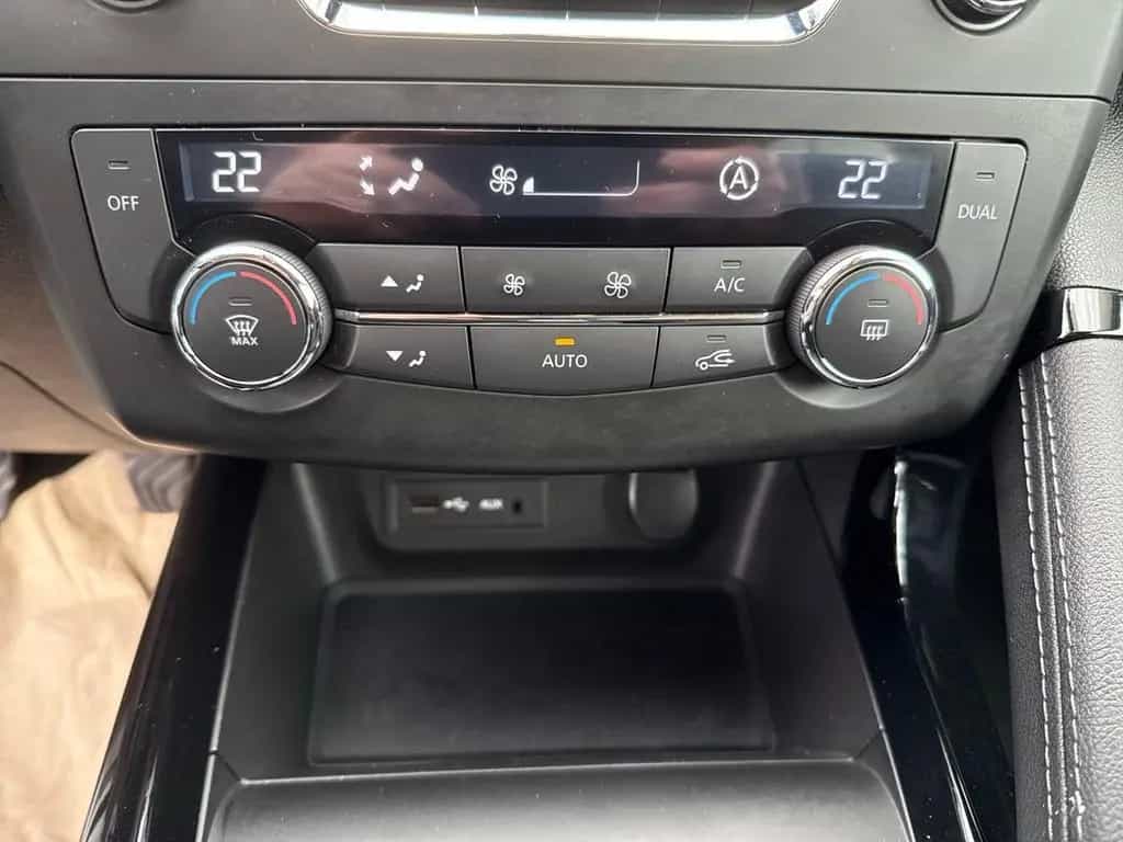 Renault Kadjar EXPERIENCE 1.2 TCe 130 KLIMA+PDC+AHK 04/2017-photo-17