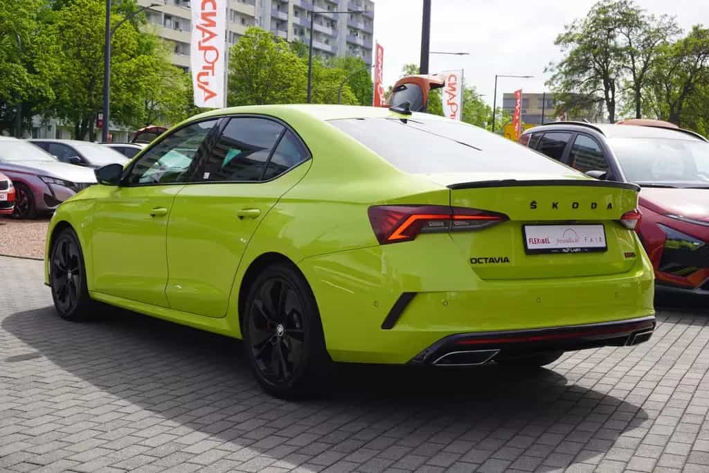 Skoda Octavia 2.0 RS DSG LED Totwinkel Kamera DAB 07/2022-photo-3