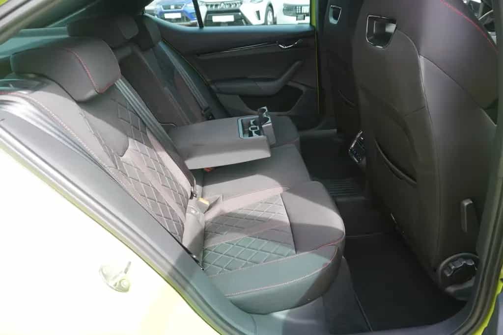 Skoda Octavia 2.0 RS DSG LED Totwinkel Kamera DAB 07/2022-photo-32