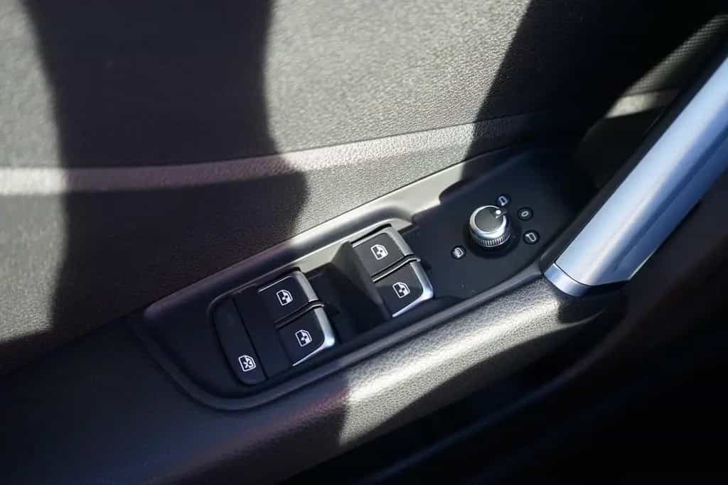 Audi Q2 1.4 TFSI S line S-tronic Navi ACC PDC USB AHK 08/2018-photo-34