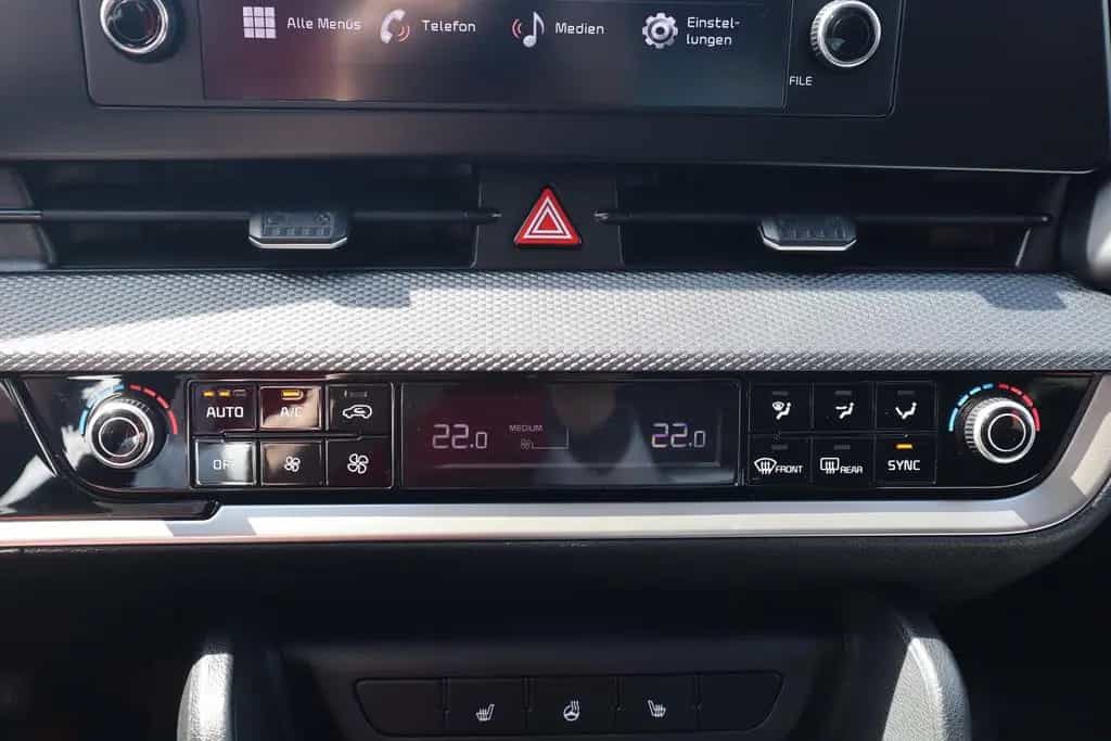 Kia Sportage 1.6 M-Hybrid Vision LED Sitzheizung DAB 01/2023-photo-14