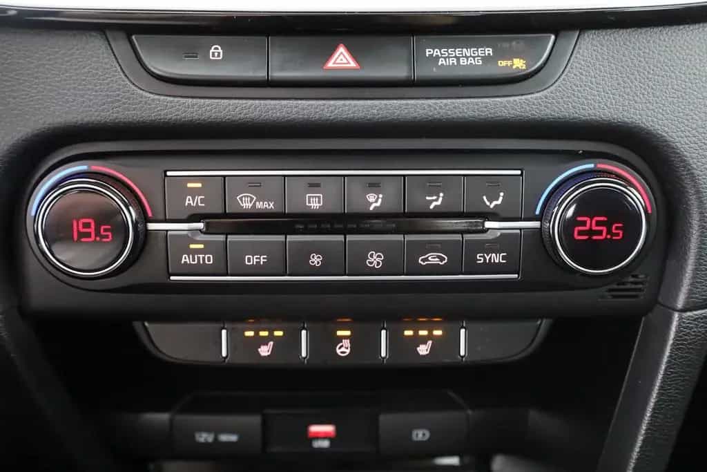 Kia Ceed SW 1.5 T-GDI Vision Aut. Android Apple PDC 10/2021-photo-10