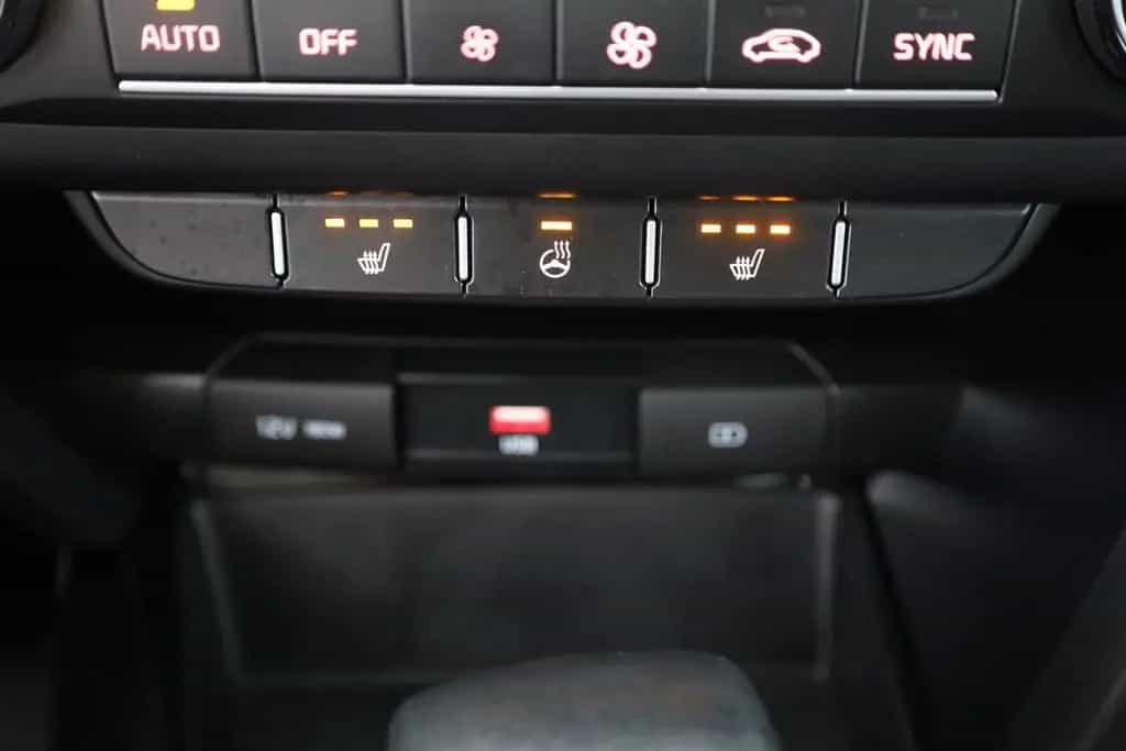 Kia Ceed SW 1.5 T-GDI Vision Aut. Android Apple PDC 10/2021-photo-11