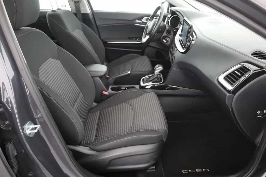 Kia Ceed SW 1.5 T-GDI Vision Aut. Android Apple PDC 10/2021-photo-22