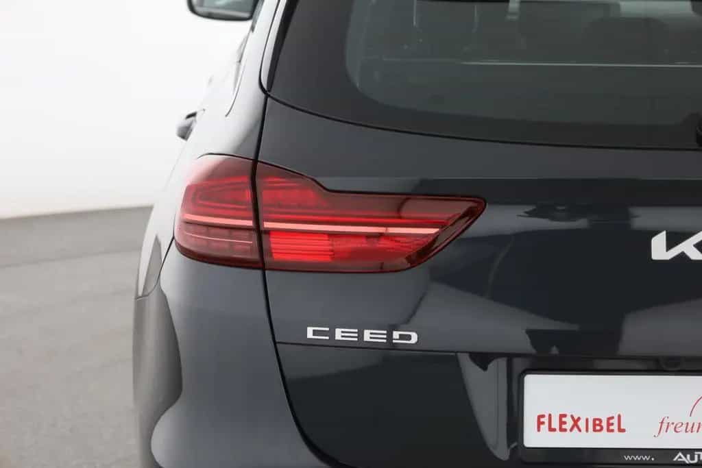 Kia Ceed SW 1.5 T-GDI Vision Aut. Android Apple PDC 10/2021-photo-26