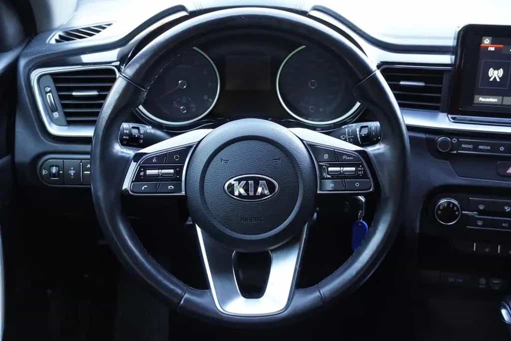 Kia cee'd / Ceed Ceed 1.4 T-GDI Vision Klima Kamera Tempomat USB 02/2019-photo-13