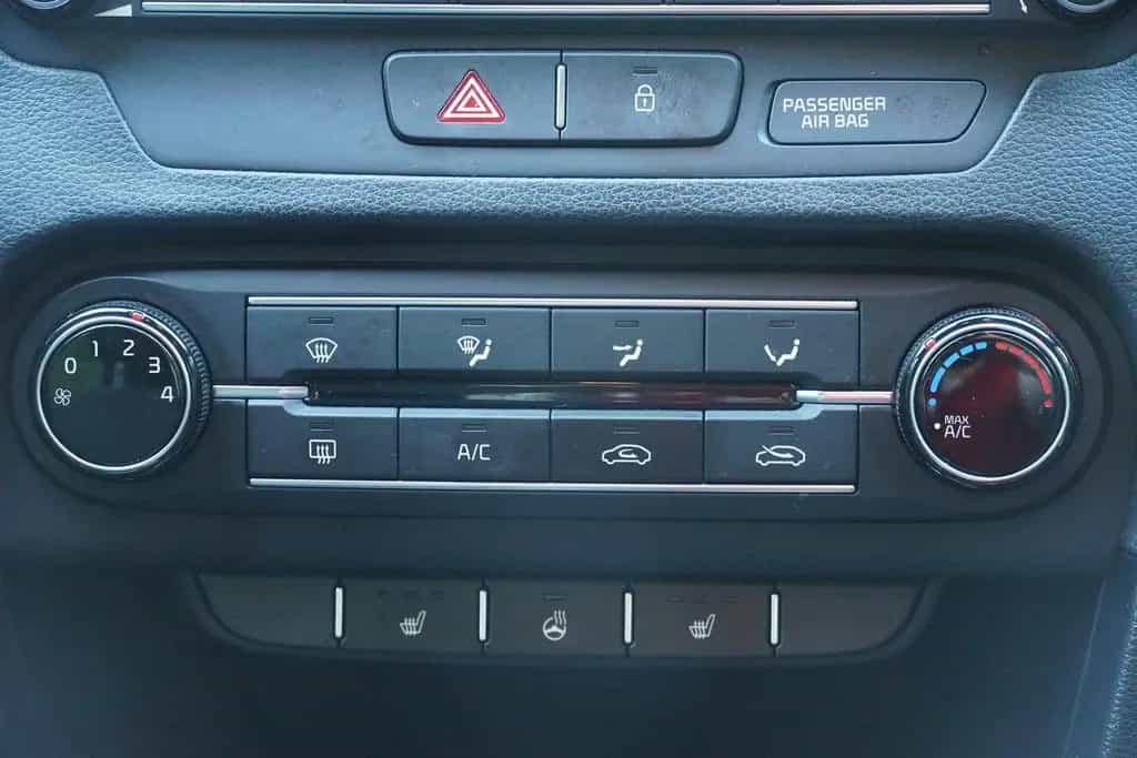 Kia cee'd / Ceed Ceed 1.4 T-GDI Vision Klima Kamera Tempomat USB 02/2019-photo-19