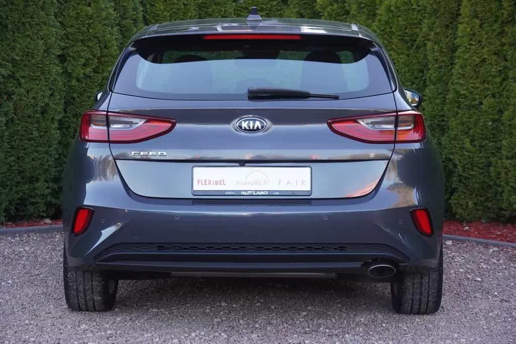 Kia cee'd / Ceed Ceed 1.4 T-GDI Vision Klima Kamera Tempomat USB 02/2019-photo-6