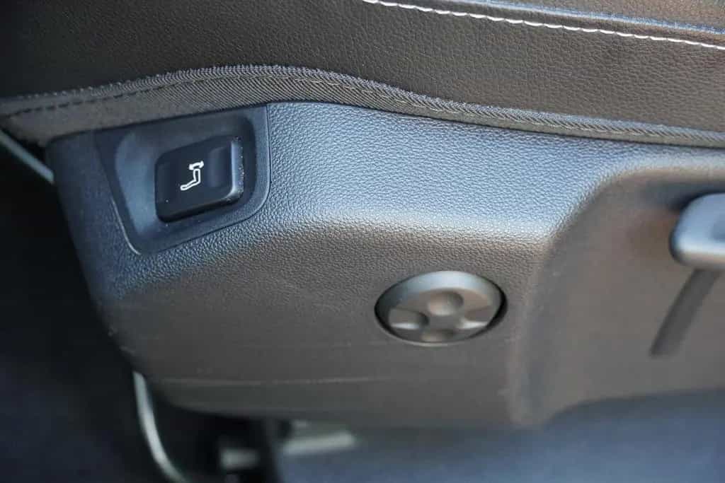 Opel Grandland 1.2 Innovation LED Navi AHK 360° USB 01/2020-photo-23