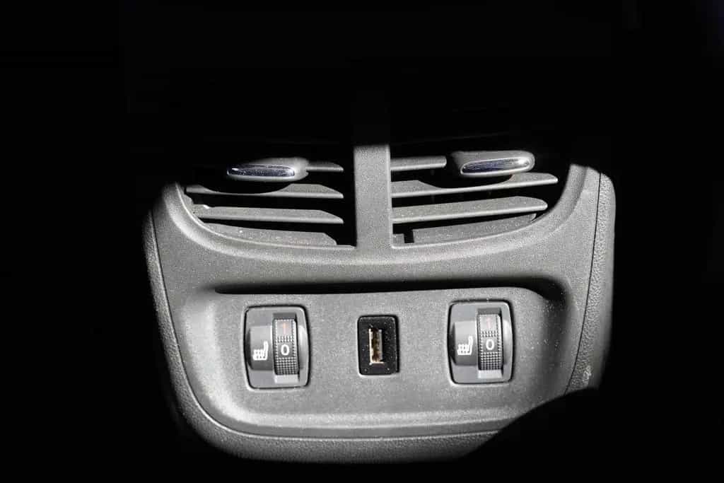 Opel Grandland 1.2 Innovation LED Navi AHK 360° USB 01/2020-photo-27
