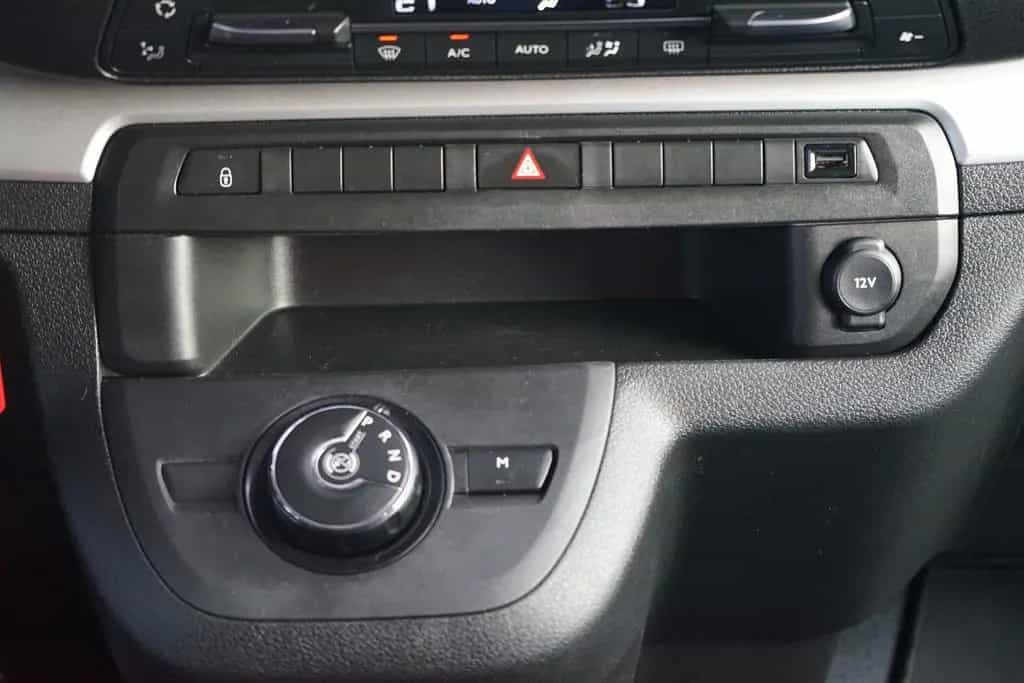 Opel Zafira Life 2.0 D AT Bi-Xenon Navi Totwinkel DAB 03/2020-photo-12