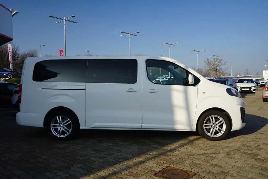 Opel Zafira Life 2.0 D AT Bi-Xenon Navi Totwinkel DAB 03/2020-photo-2