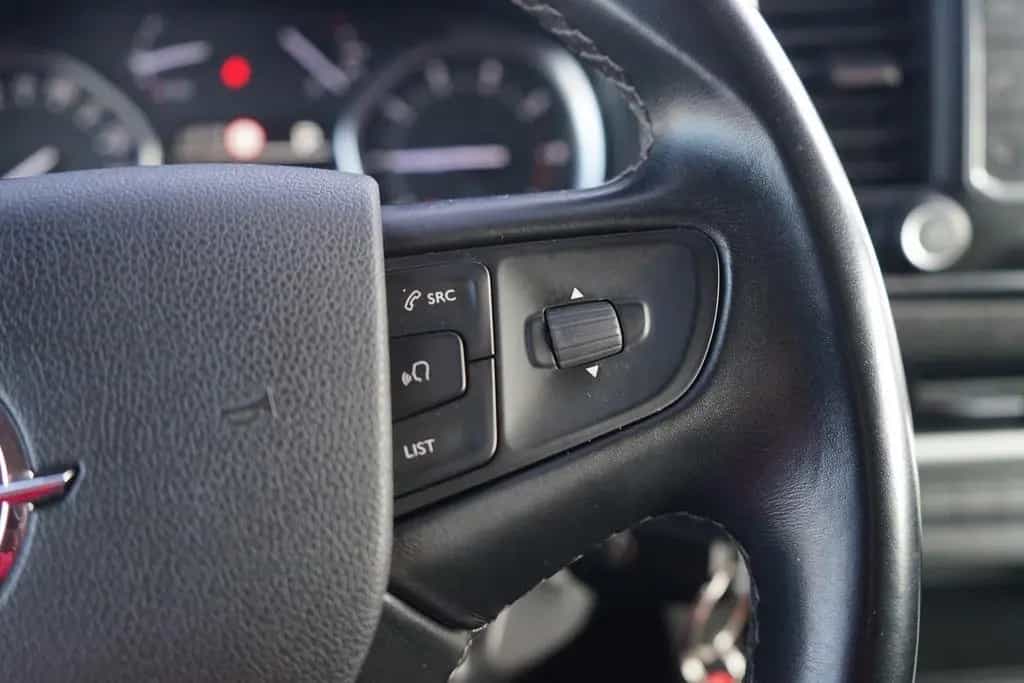 Opel Zafira Life 2.0 D AT Bi-Xenon Navi Totwinkel DAB 03/2020-photo-24