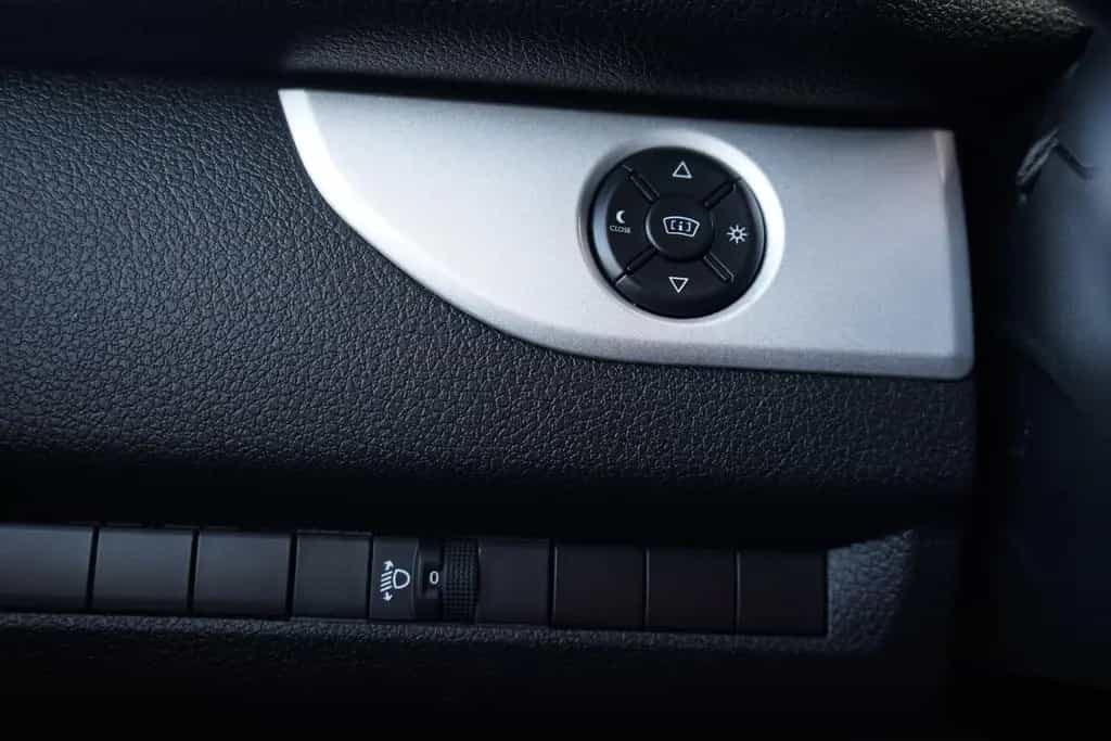 Opel Zafira Life 2.0 D AT Bi-Xenon Navi Totwinkel DAB 03/2020-photo-28