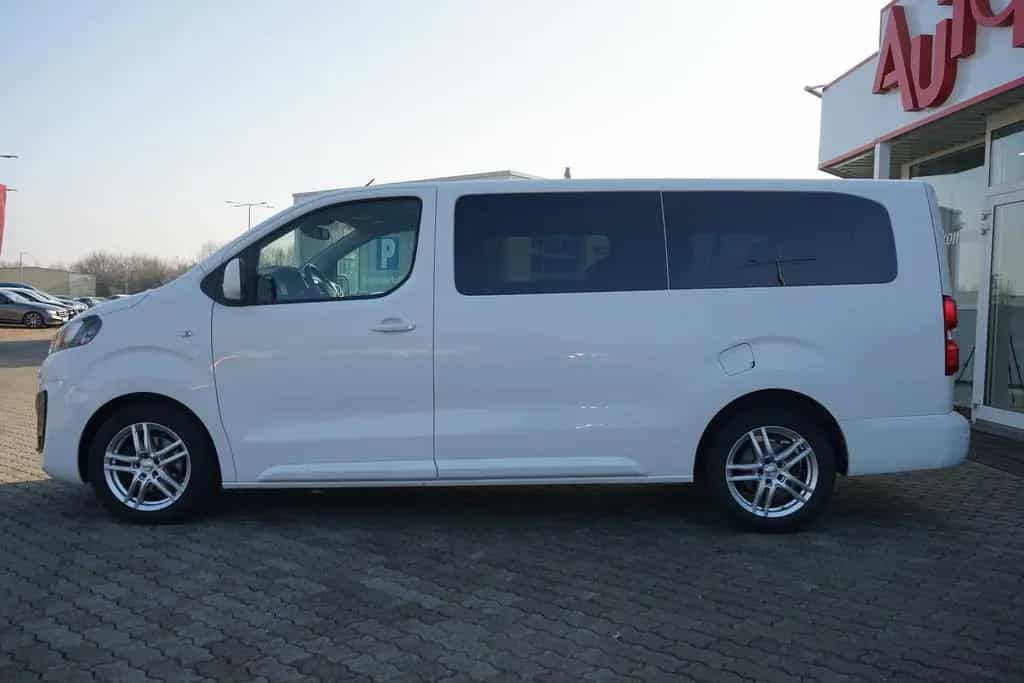 Opel Zafira Life 2.0 D AT Bi-Xenon Navi Totwinkel DAB 03/2020-photo-3