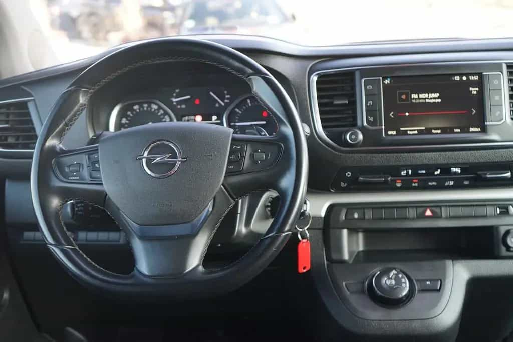 Opel Zafira Life 2.0 D AT Bi-Xenon Navi Totwinkel DAB 03/2020-photo-9