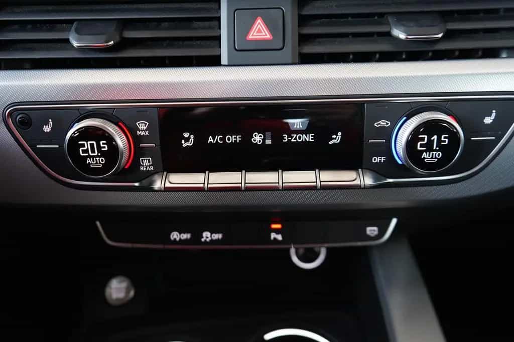 Audi A4 Avant 1.4 TFSI Bi-Xenon Navi App-Connect PDC 05/2018-photo-17