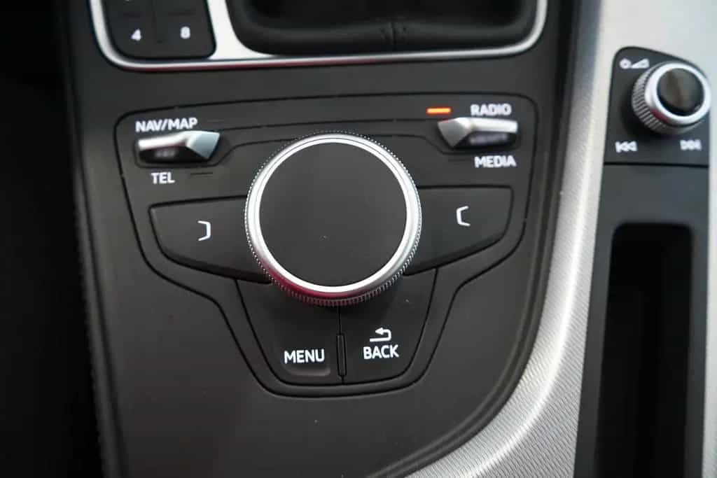Audi A4 Avant 1.4 TFSI Bi-Xenon Navi App-Connect PDC 05/2018-photo-20