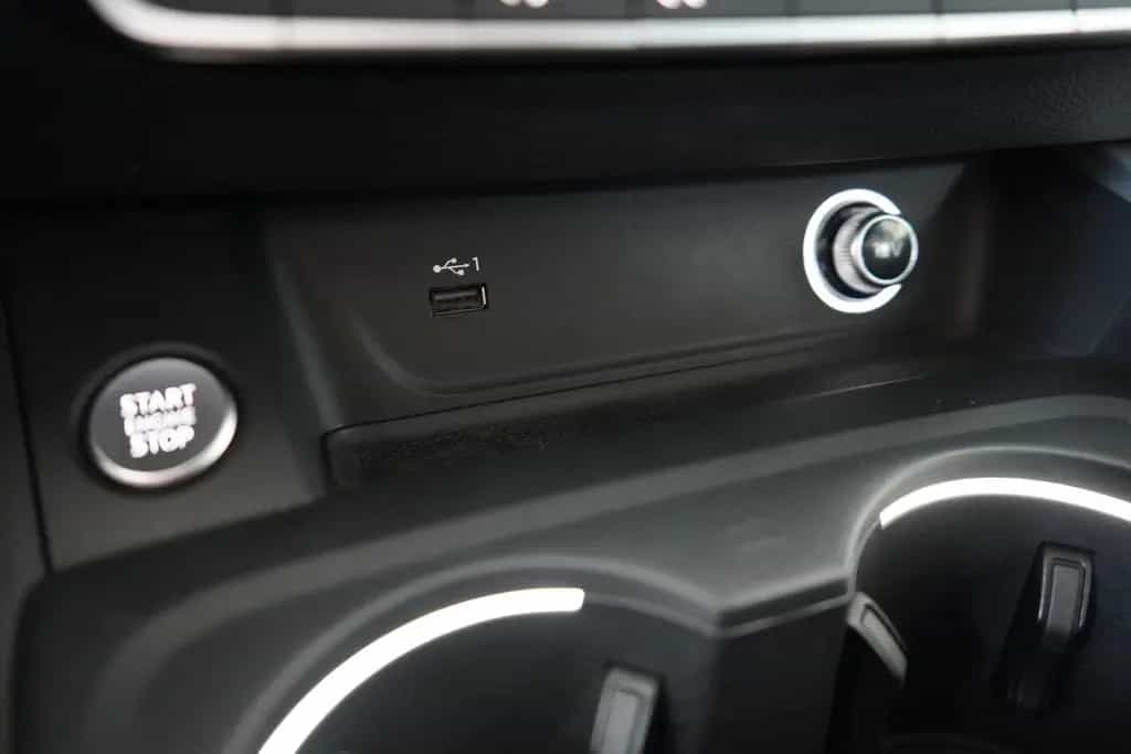Audi A4 Avant 1.4 TFSI Bi-Xenon Navi App-Connect PDC 05/2018-photo-21