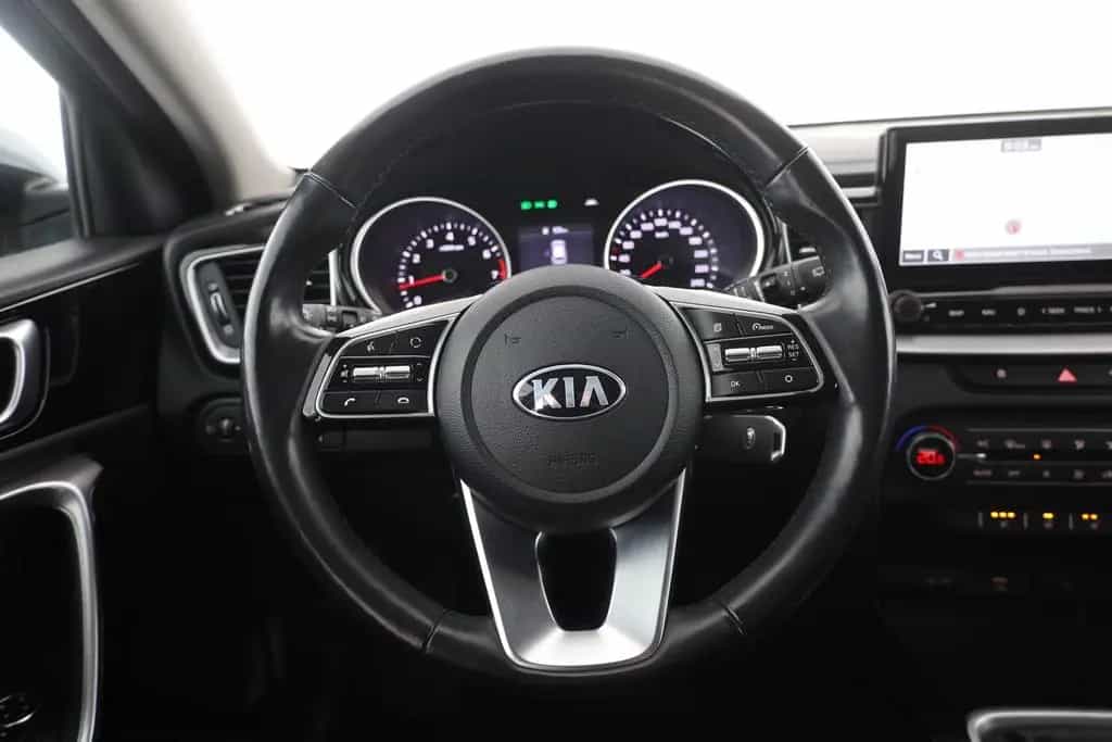 Kia Ceed SW 1.5 T-GDI LED Navi Sitzheizung AHK DAB 03/2022-photo-14