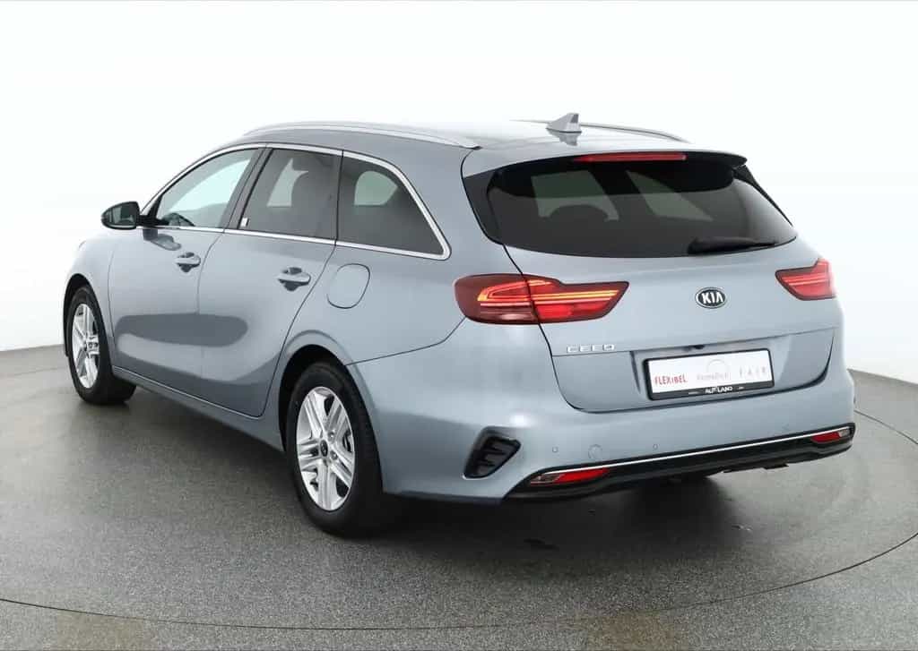 Kia Ceed SW 1.5 T-GDI LED Navi Sitzheizung AHK DAB 03/2022-photo-2
