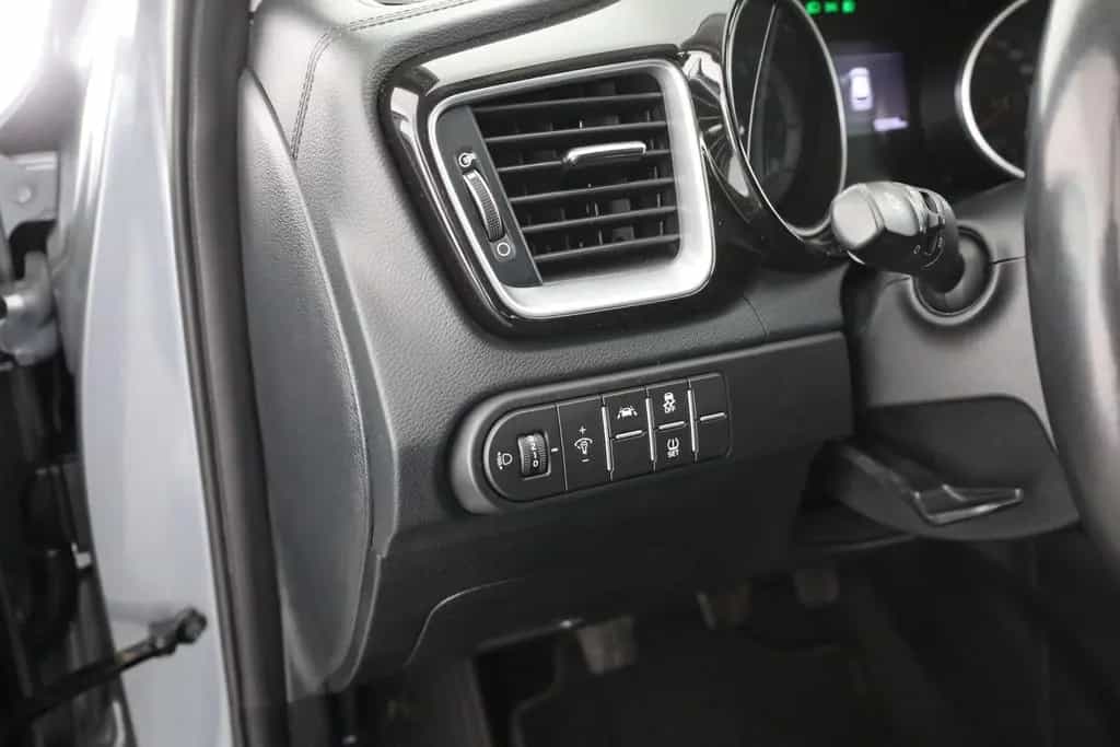 Kia Ceed SW 1.5 T-GDI LED Navi Sitzheizung AHK DAB 03/2022-photo-20