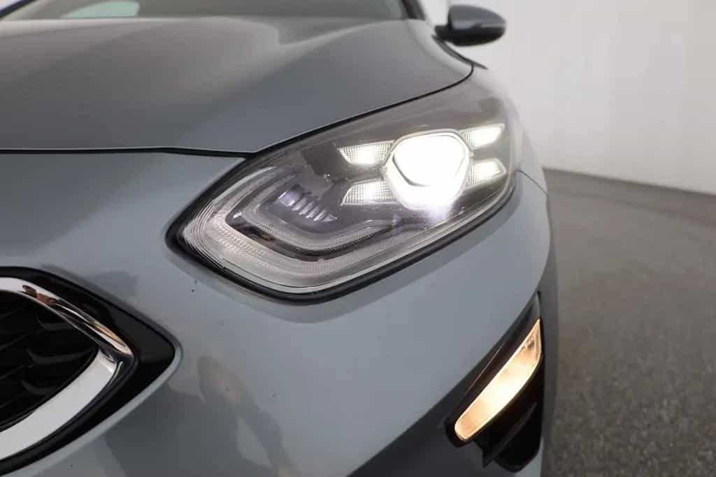 Kia Ceed SW 1.5 T-GDI LED Navi Sitzheizung AHK DAB 03/2022-photo-27