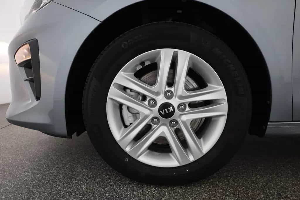 Kia Ceed SW 1.5 T-GDI LED Navi Sitzheizung AHK DAB 03/2022-photo-29