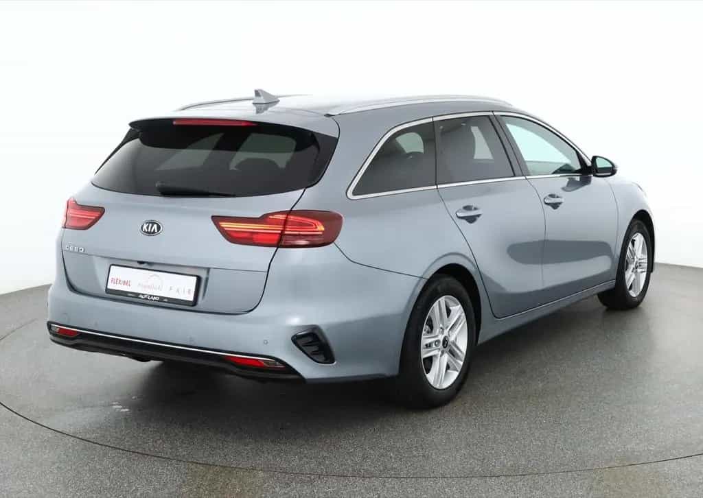 Kia Ceed SW 1.5 T-GDI LED Navi Sitzheizung AHK DAB 03/2022-photo-4