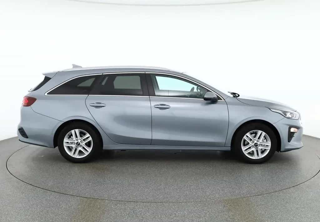 Kia Ceed SW 1.5 T-GDI LED Navi Sitzheizung AHK DAB 03/2022-photo-5