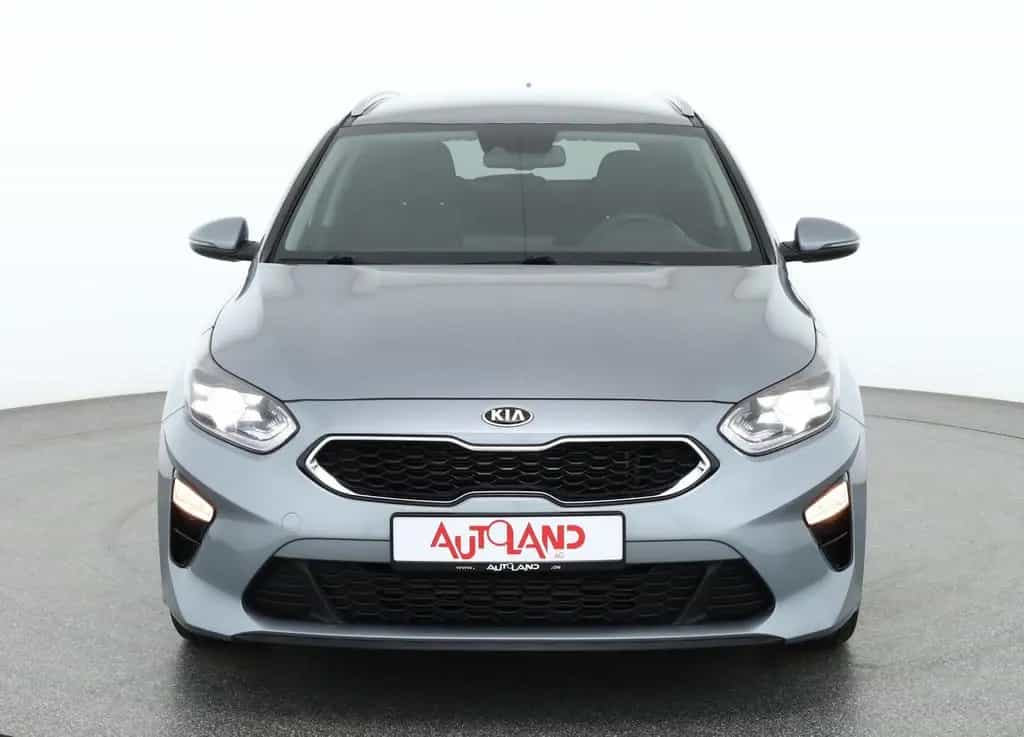Kia Ceed SW 1.5 T-GDI LED Navi Sitzheizung AHK DAB 03/2022-photo-7