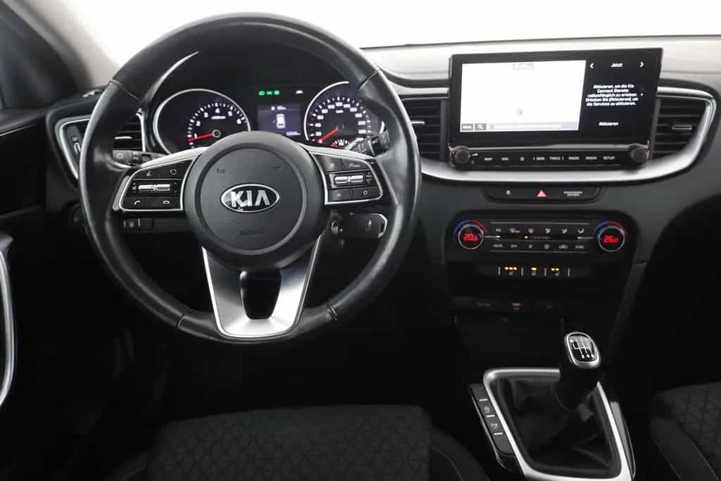 Kia Ceed SW 1.5 T-GDI LED Navi Sitzheizung AHK DAB 03/2022-photo-9