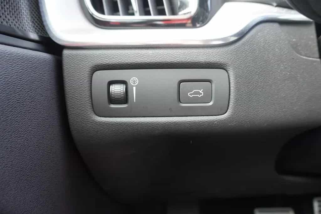 Volvo XC60 2.0 R Design AWD HarmanKardon ACC LED AHK 10/2019-photo-19