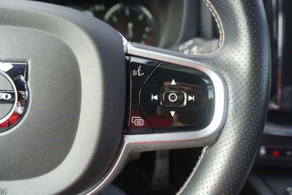 Volvo XC60 2.0 R Design AWD HarmanKardon ACC LED AHK 10/2019-photo-23